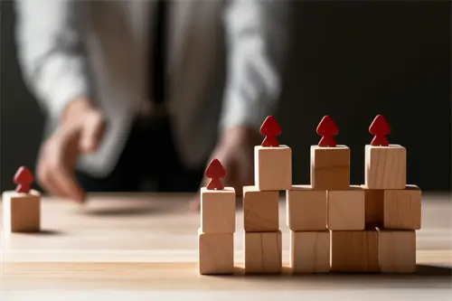 樊少皇从最初拍天龙八部的时候一度很出名,最后为什么渐渐没落了,...